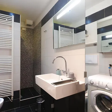 Apartamento Primopiano - Schiaparelli A Flat Milão