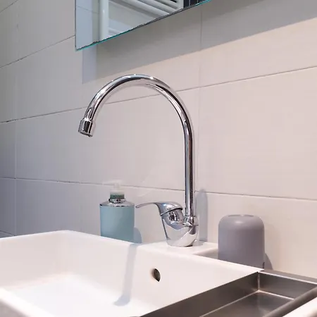 Apartamento Primopiano - Schiaparelli A Flat Milão